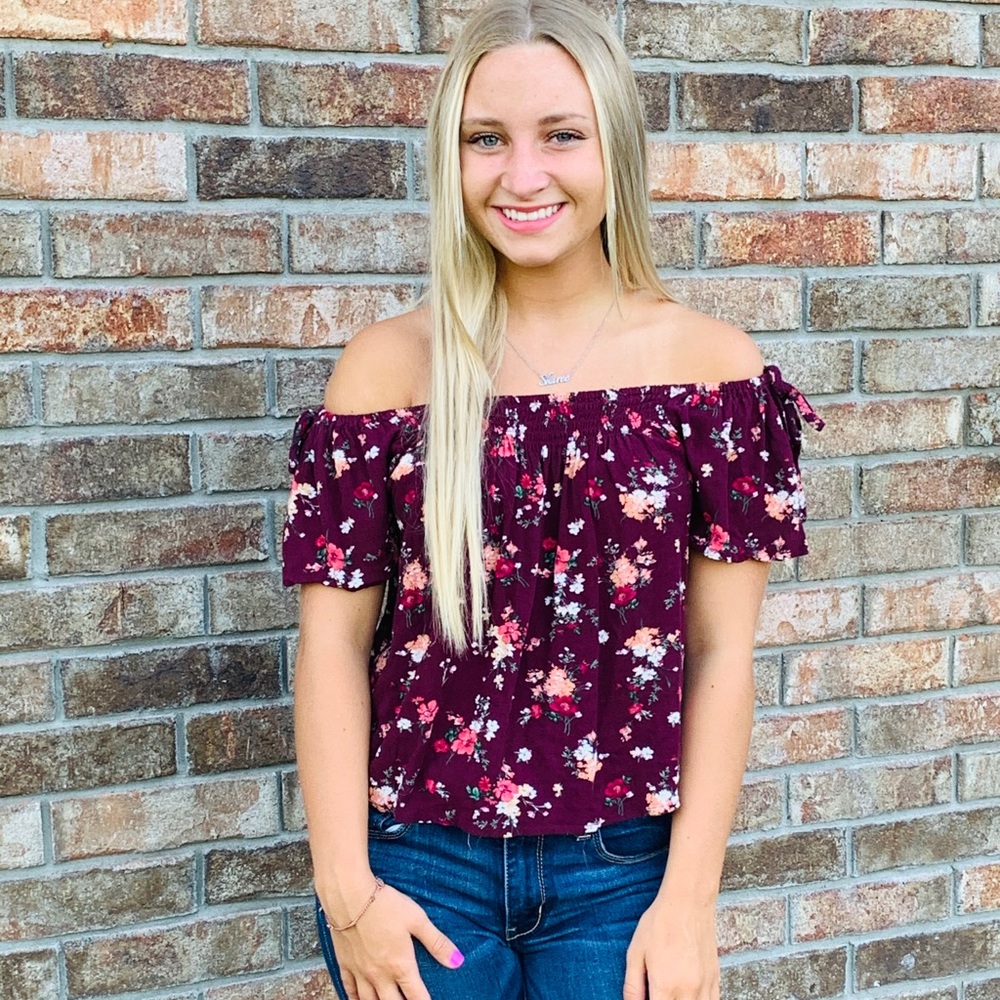 Xhilaration Floral Off Shoulder Top SIze Medium